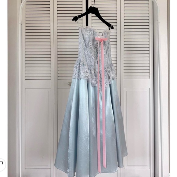 Gunne Sax Dresses & Skirts - Gunne Sax Light Blue Lace Bodice Midi Dress with Pink Ribbon